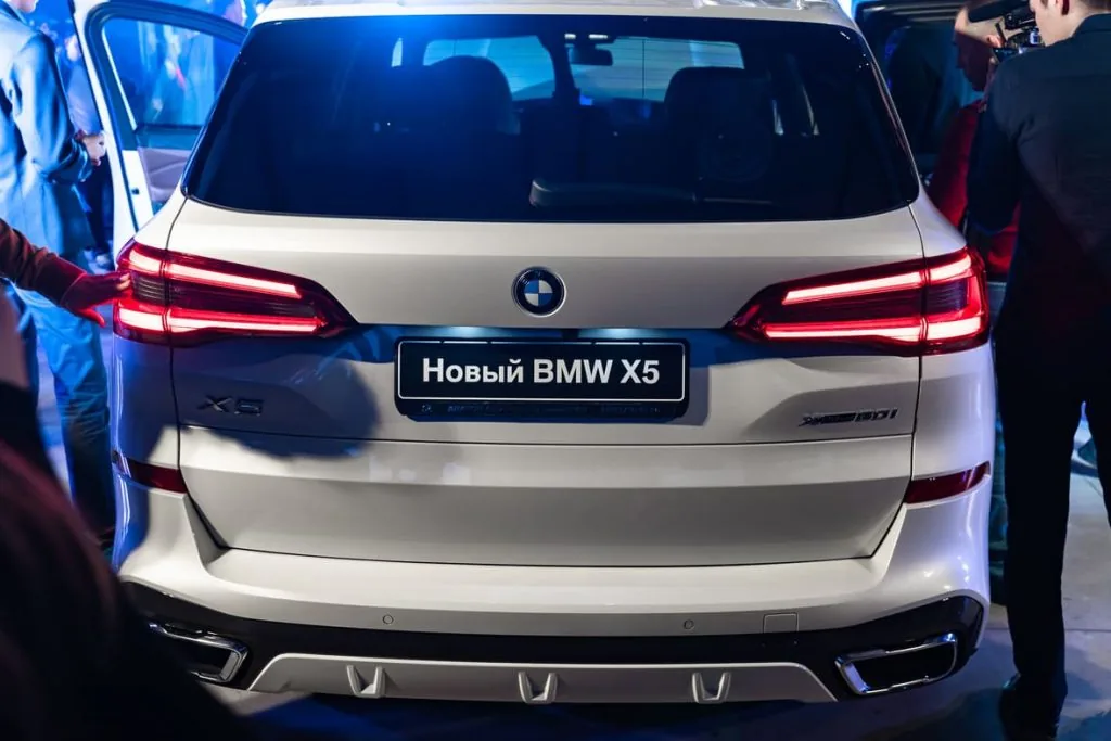 Задняя часть нового BMW X5