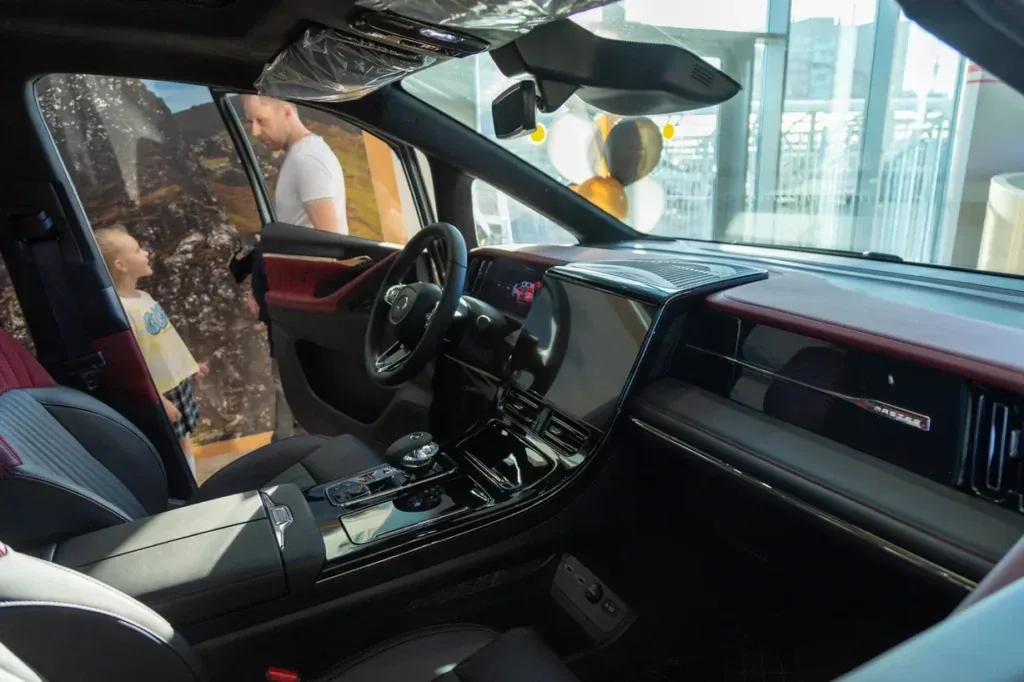 Знакомство за рулём на презентации GAC M8
